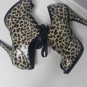Steve madden booties size 8